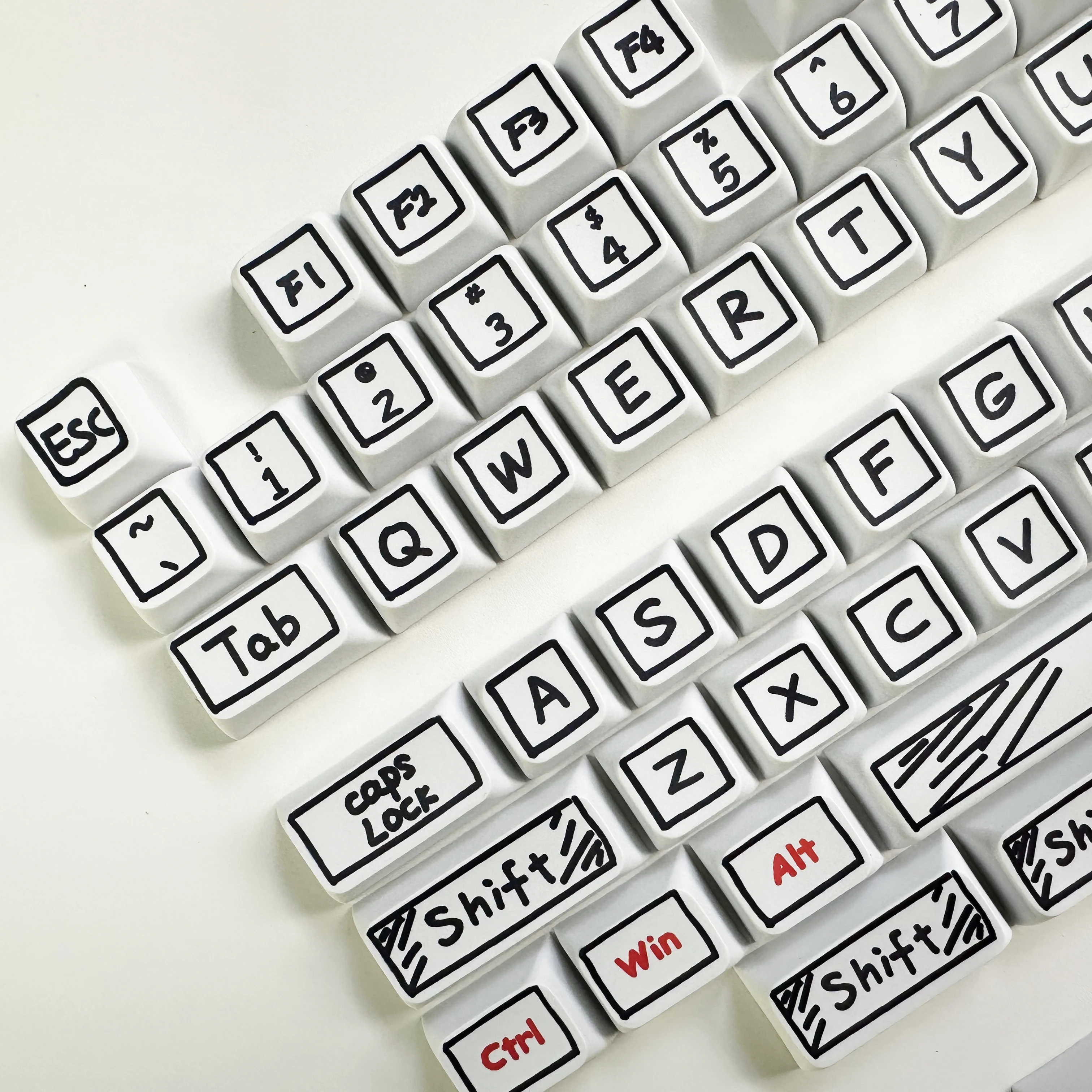 125 Keys XDA Profile Graffiti  - Gaming Keyboard Ergo 리뷰 및 가격