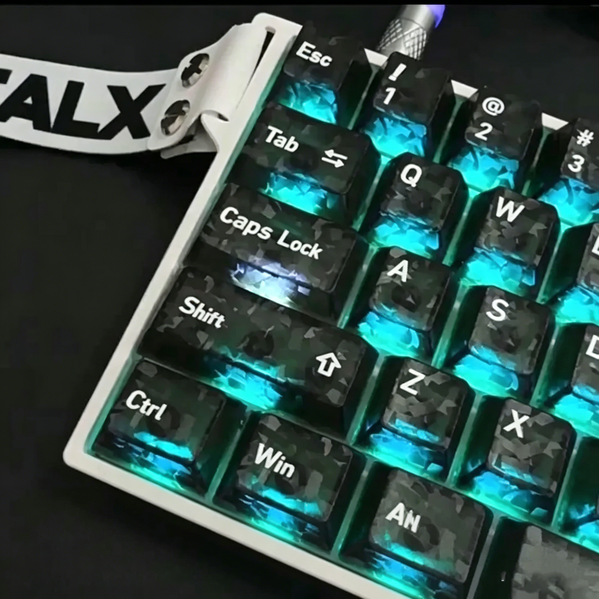 2026 New Forged Carbon Fiber T - Gaming Keyboard 2026 리뷰 및 가격