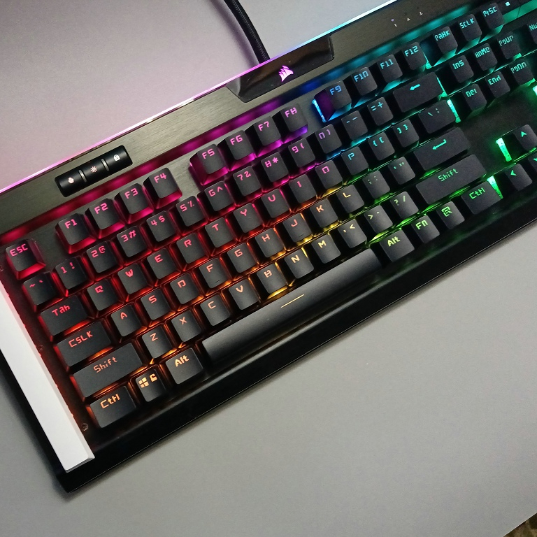 Corsair PBT Transparent Keycap - Gaming Keyboard Corsair 리뷰 및 가격